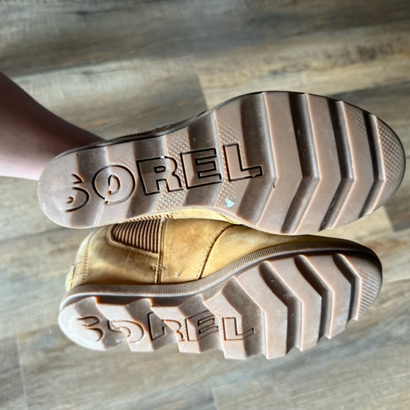 Sorel Joan Of Arctic Wedge II Chelsea Boot in Camel Brown - Picture 10 of 11